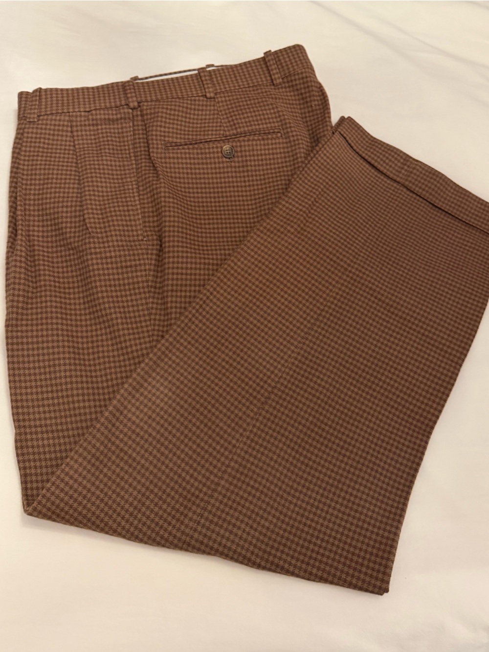 Orvis Men's Brown Micro-Check Flat Front Shorts